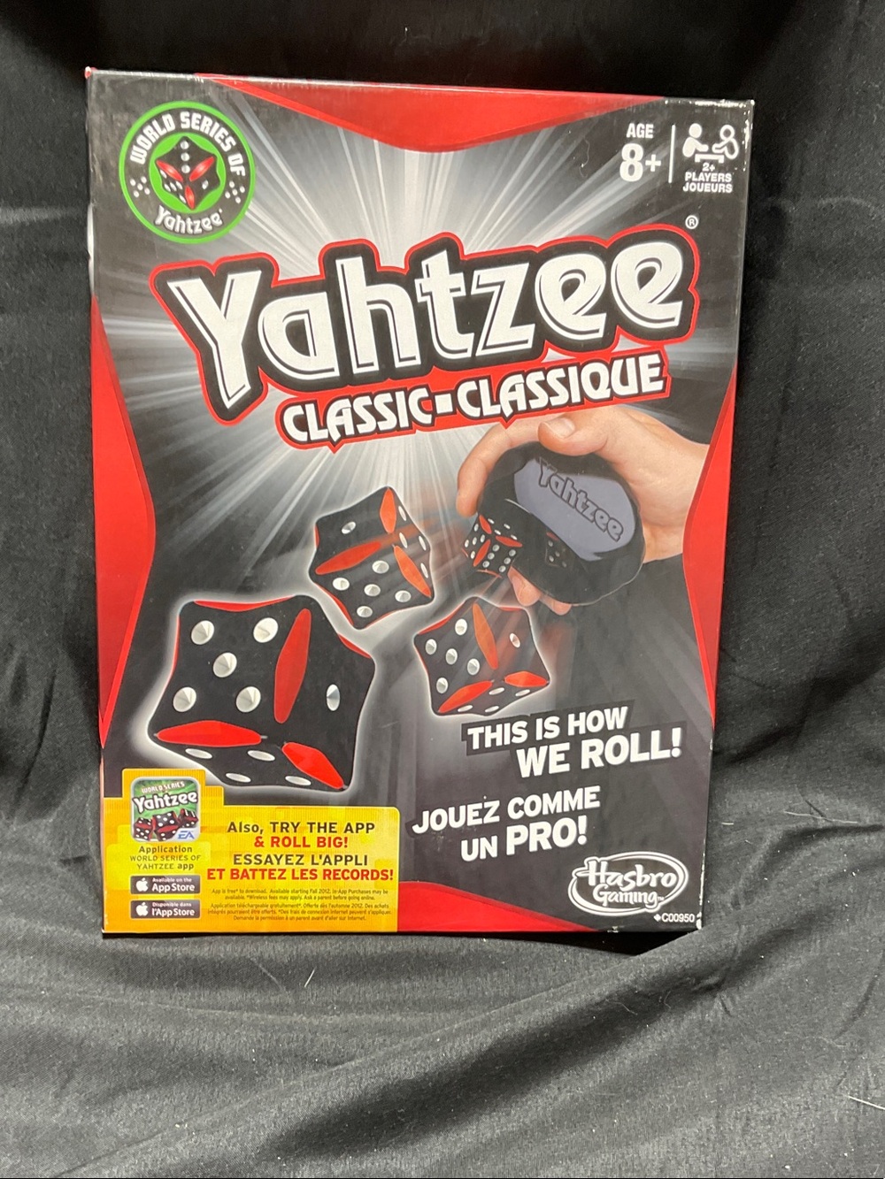Hasbro Yahtzee Classic - Black and Red